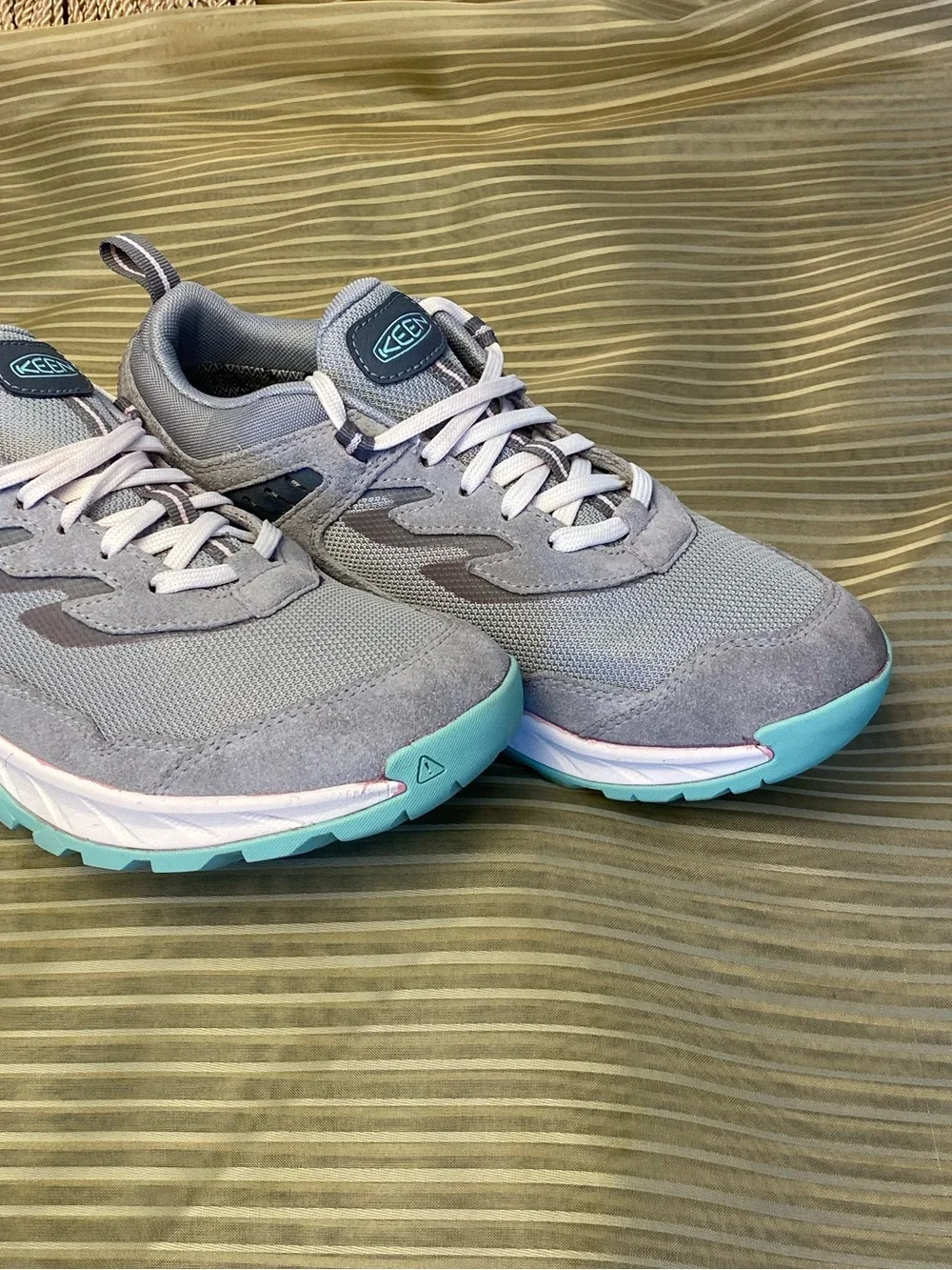 KEEN Sport Running Activewear Shoes Sneakers, size 8, grey, logo